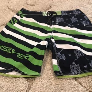 Men’s quicksilver boardshorts size 36